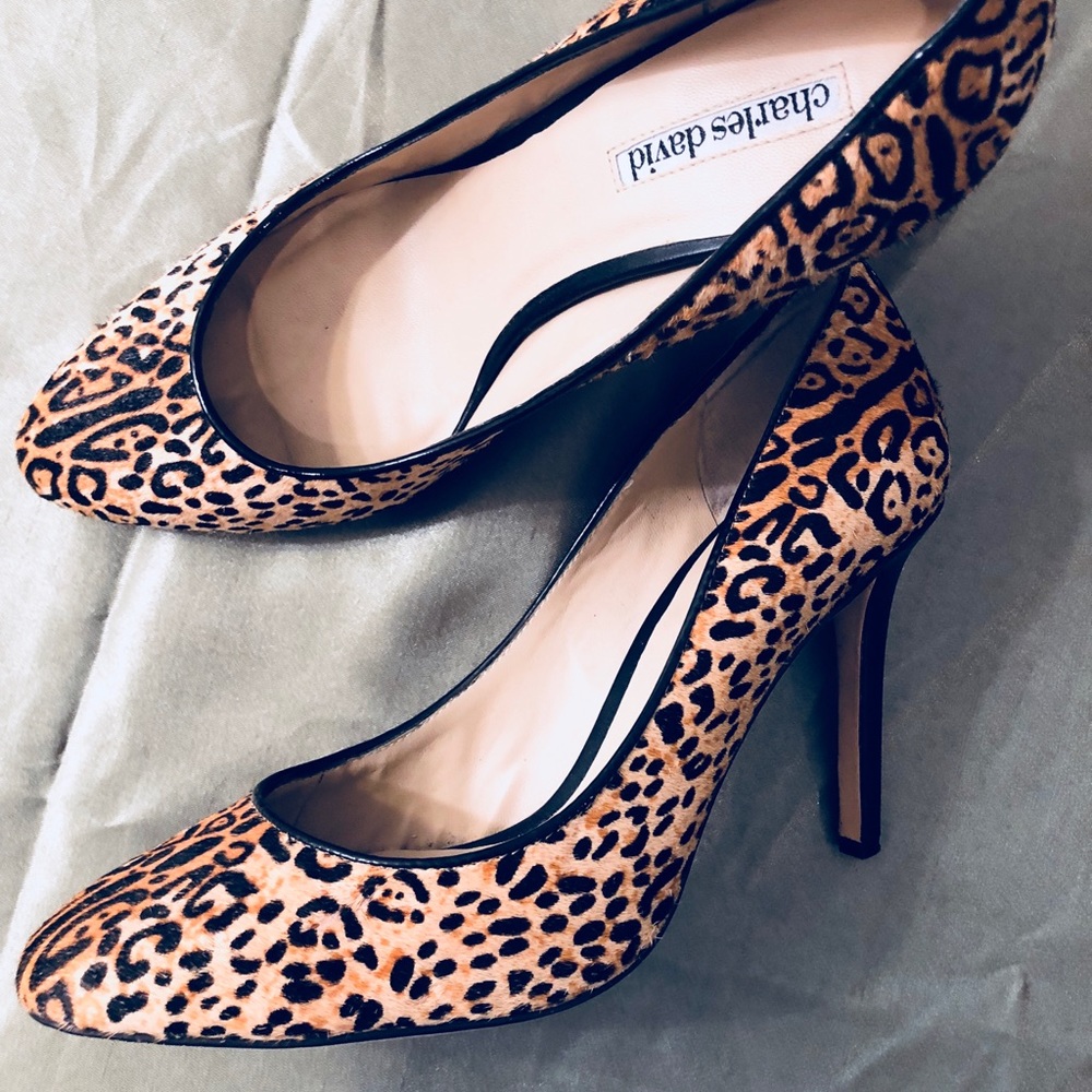 Leopard pumps